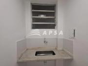 Esta sala comercial está situada em prédio misto,...