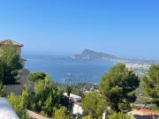 Esta villa, con fantásticas vistas al mar, está ubicada...