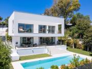 Esta villa excepcional, situada en la deseable comunidad...