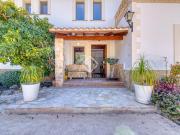 Esta villa se encuentra en la privilegiada zona del...