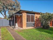 Established 3 Bedroom Home in Mitchell Park!