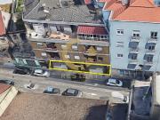 Estacionamento coberto e fechado