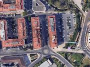 Estacionamento coberto e fechado