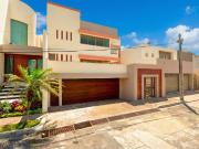 MAJESTUOSA RESIDENCIA CON ENCANTO COLONIAL EN EL CORAZÓN...