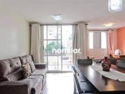 Este aconchegante apartamento de 70m² possui planta...