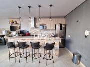 Este belíssimo sobrado de 178m² de área construída,...
