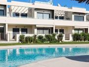 Este elegante apartamento de 2 dormitorios y 2 baños...