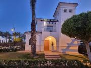 Este encantador chalet independiente se encuentra en un...