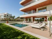 Este excepcional apartamento triplex, situado en el...