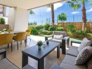 Este exquisito apartamento en planta baja está situado...