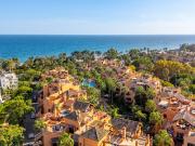 Este impecable apartamento orientado al sur, con dos...