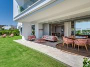 Este impresionante apartamento en planta baja se...