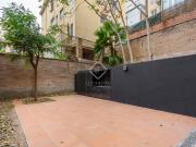 Este magnífico piso en planta baja forma parte de un...