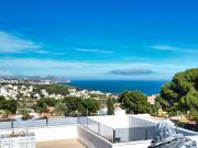 Este moderno chalet, con una superficie total de 615m2 y...