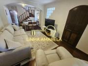 Este sobrado oferece tudo o que você precisa para viver...