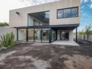 Estilo y Seguridad en Lomas del Campanario Norte: Tu...