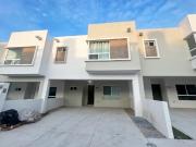 Estrena Casa Amueblada en RENTA en Fracc. Faena