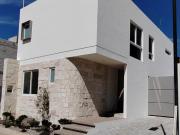 ¡Estrena Casa con alberca privada en condominio!