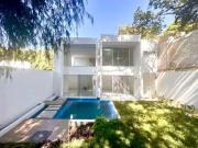 ¡ESTRENA CASA CON ALBERCA Y JARDÍN PROPIO, EN LOMAS DE...