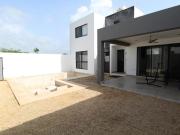 Estrena casa con diseño arquitectónico moderno, dentro...