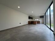 Estrena casa con recámara en planta baja en El Refugio