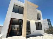 ESTRENA CASA DE AUTOR EN VENTA CON RECÁMARA EN PLANTA...
