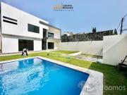 Estrena casa de doble altura, 4 habitaciones con jardin...