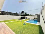 Estrena casa de doble altura, 4 habitaciones con jardin...