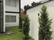 ¡Estrena Casa de Lujo con Jardín y Gran Diseño en Zona...