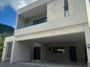 ESTRENA CASA EN CARRETERA NACIONAL ZONA HERRADURA