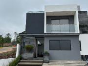 Estrena casa en la mejor zona altozano privado recamara...