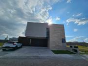 Estrena Casa en renta en Privada San Benito Lomas del...