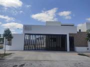ESTRENA CASA EN RENTAEQUIPADA CON PANELES SOLARES EN...