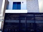 ESTRENA CASA EN SECTOR PRIVADO EN APODACA – SEMIAMUEBLADA