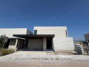ESTRENA CASA EN VENTA CON EXCELENTE DISEÑO EN LOMAS DEL...