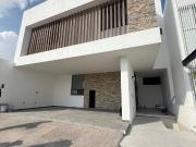 ESTRENA RESIDENCIA EN VENTA CON ROOF EN ST. ANGELO...