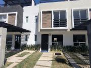 ESTRENA CASA EN VENTA EN LOMAS DE ANGELOPOLIS III,...