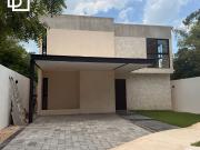 Estrena casa en venta o renta, frente parque con alberca...