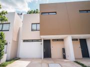 Estrena Casa entre El Refugio y Zibata, 3 Rec?maras, 3.5...