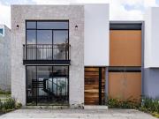 ESTRENA CASA NUEVA EN VENTA, A METROS DE LA GLORIETA DEL...