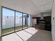 Estrena comoda y moderna Casa en coto Residencial...