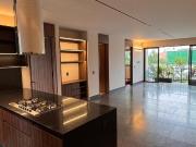 Estrena depto en las águilas.