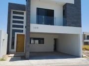 ESTRENA HERMOSA CASA EN VIÑEDOS