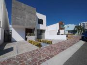 ESTRENA HERMOSA CASA EN LA CIMA A UN LADO DEL REFUGIO
