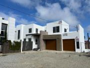 ¡Estrena Lujosa y Moderna Residencia con Departamento...
