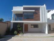 Estrena moderna casa en Lomas Parque Nayarit