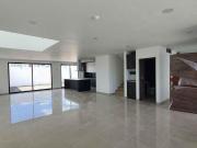 Estrena Residencia en Lomas de Juriquilla, 4 Recamaras, 4.5