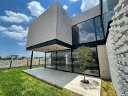 Estrena Residencia en Lomas del Campanario, 4 Recamaras,...