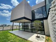 Estrena Residencia en Lomas del Campanario, 4 Recamaras,...