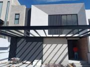 Estrena una Exclusiva Casa en Altozano, Estudio o 4ta...